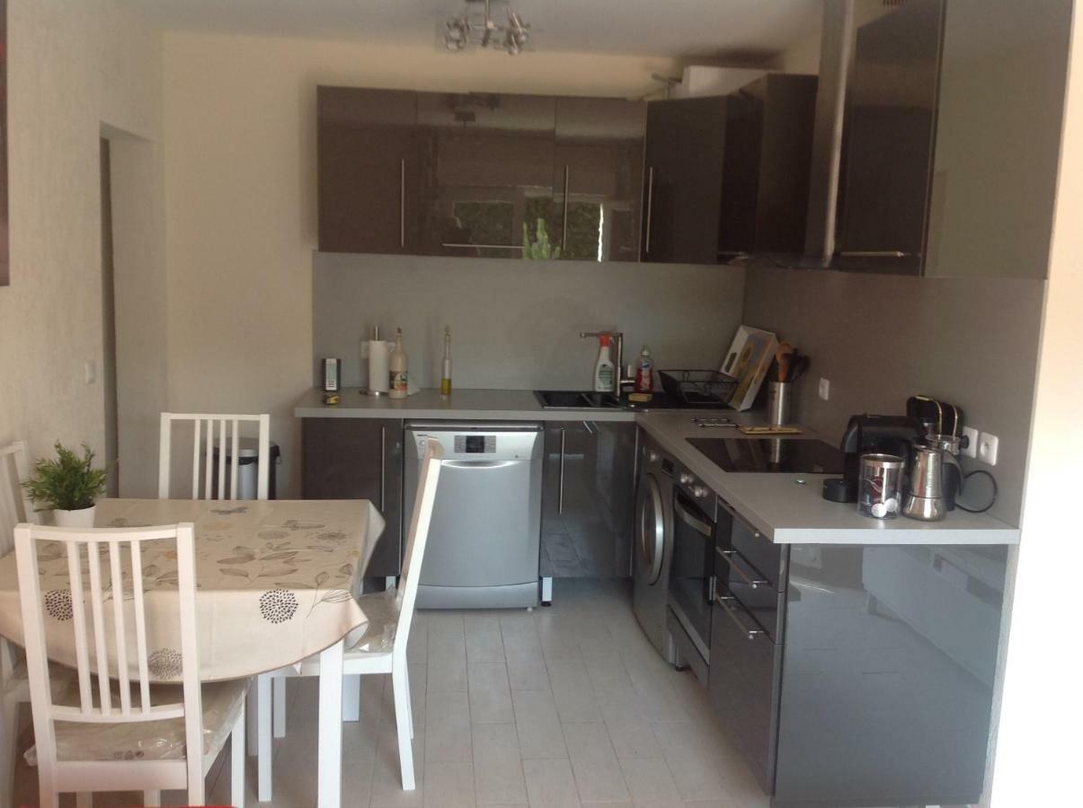 Rez De Villa Pebrier Fréjus Екстериор снимка